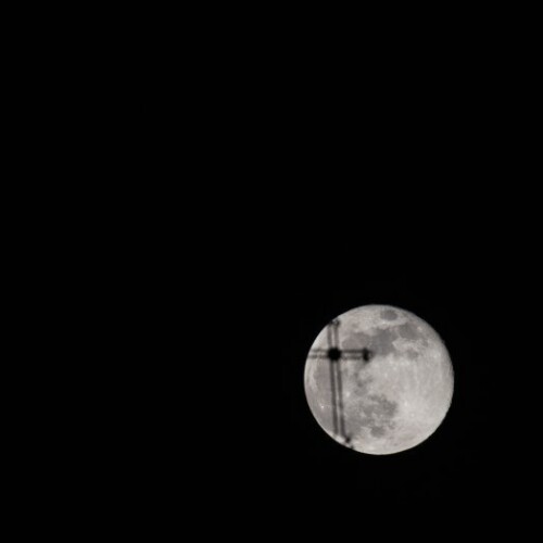 Röns - Mond mit Kreuz