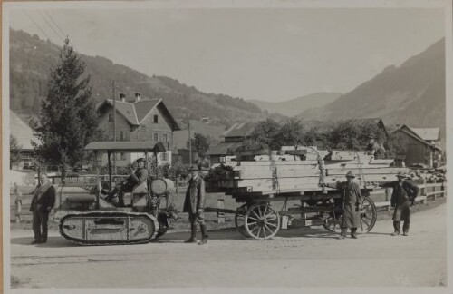 Bürogebäude Schruns mit Sägewerk, Transport mit Tank