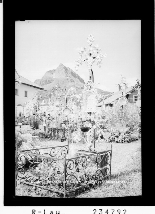 Friedhof von Galtür / Tirol / gegen Ballunspitze