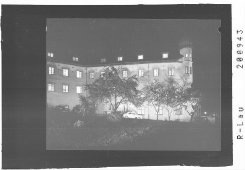 [Hotel Schloss Hofen in Lochau bei Nacht]