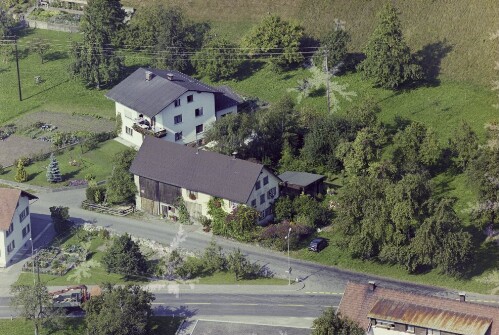 Schrägluftaufnahmen von Gebäuden der Gemeinde Thüringen