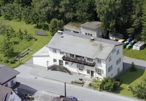 Schrägluftaufnahmen von Gebäuden der Gemeinde Lauterach und der Stadt Bregenz