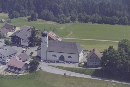 Schrägluftaufnahmen von Gebäuden der Gemeinde Sulzberg