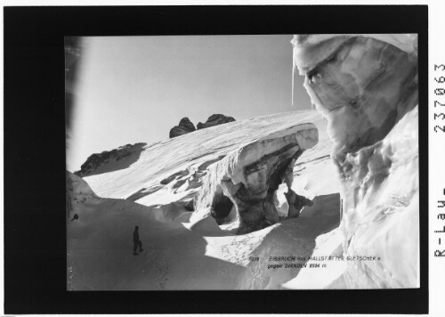 Eisbruch des Hallstätter Gletscher's gegen Dirndln 2834 m
