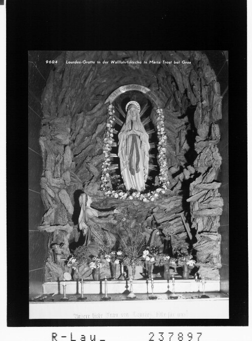 Lourdes-Grotte in der Wallfahrtskirche in Maria Trost bei Graz