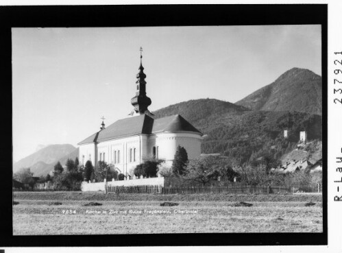 Kirche in Zirl mit Ruine Fragenstein / Tirol