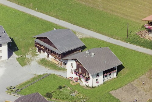 Schrägluftaufnahmen von Gebäuden der Gemeinde Fendels