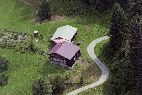 Schrägluftaufnahmen von Gebäuden der Gemeinde Dalaas