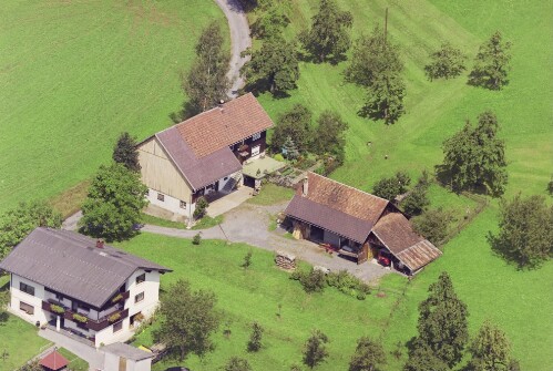 Schrägluftaufnahmen von Gebäuden der Gemeinde Schwarzach
