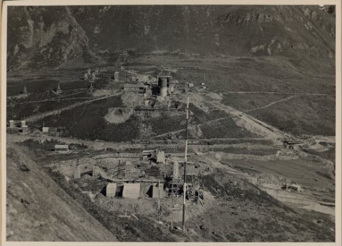 Obervermuntwerk Silvrettasperre Blick in der Staumauerachse