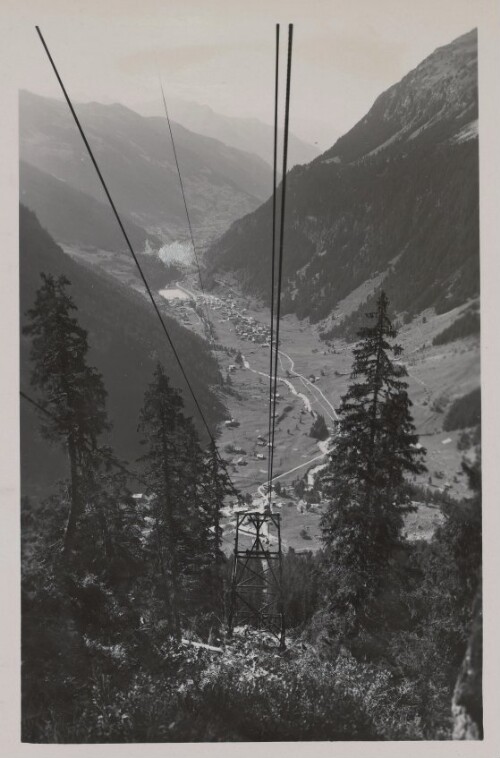 Vallüla Seilbahn Rohrtransport