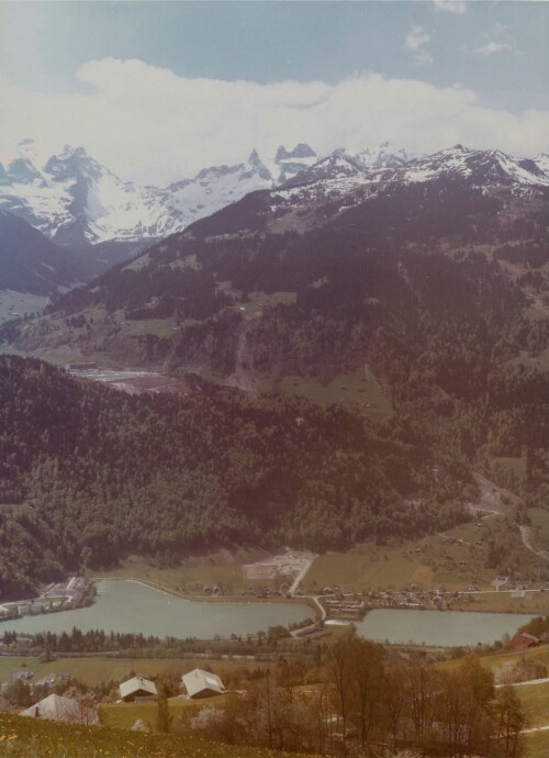 Blick von Bartholomäberg auf das Rodundwerk I mit zwei Becken und auf das Latschauwerk