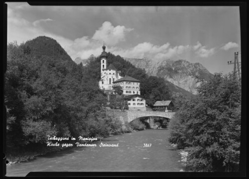 Tschagguns im Montafon : Kirche gegen Vandanser Steinwand