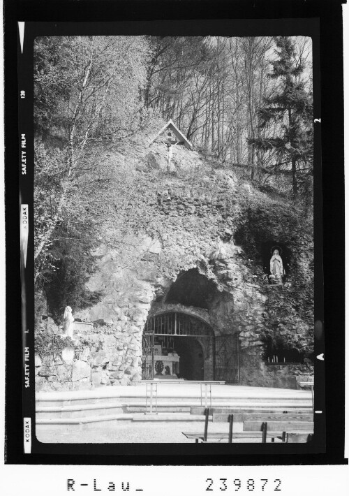 [Lourdes-Grotte im Wienerwald]