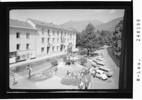 [Grossgasthof in Bad Ischl gegen Gartenzinken und Leonsberg / Salzkammergut]