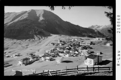 Berwang 1336 m, Tirol : [Berwang gegen Hönig und Knittelkarspitze]