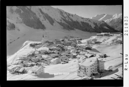 Berwang Tirol : [Berwang in Tirol gegen Liegfeistgruppe]