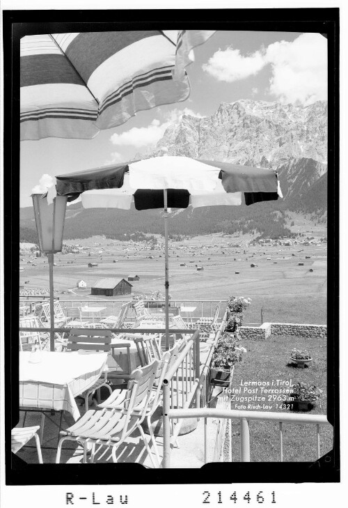 Lermoos in Tirol, Hotel Post Terrassen mit Zugspitze