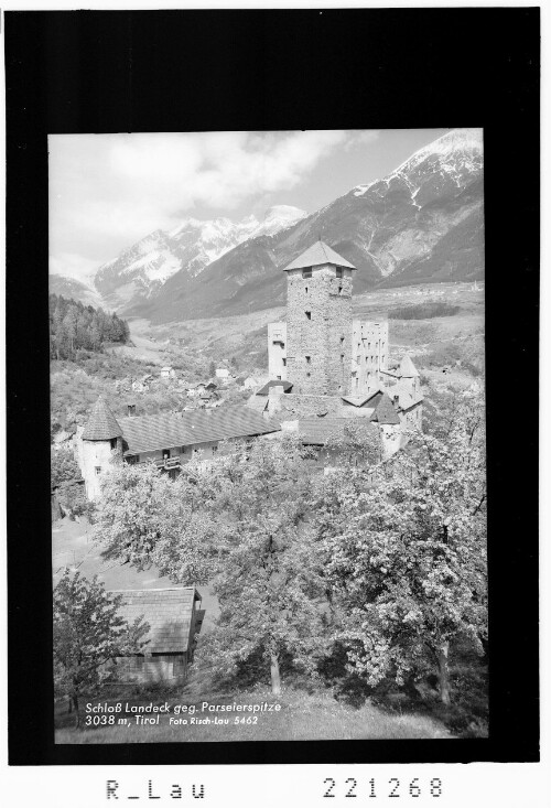Schloss Landeck gegen Parseierspitze 3038 m / Tirol