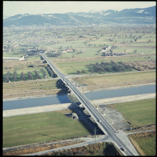Rheinbrücke in Fussach (Flug)