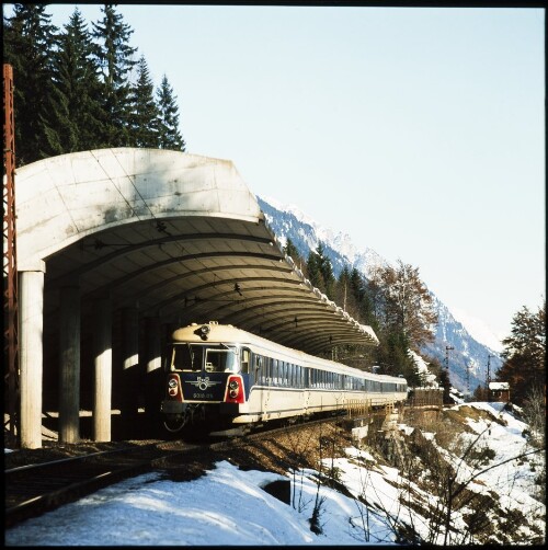 Arlbergbahn, Lawinenverbauung