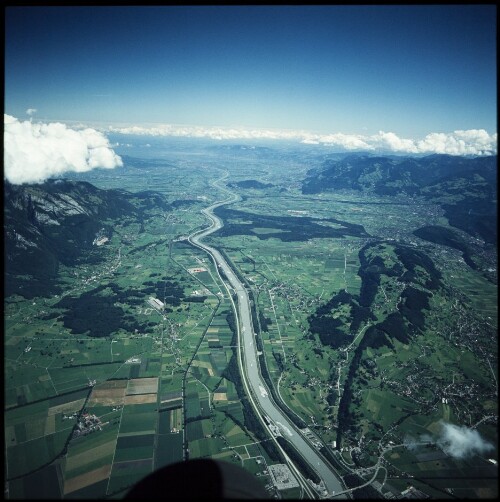 Rheintal - Blick nach Norden - Flug