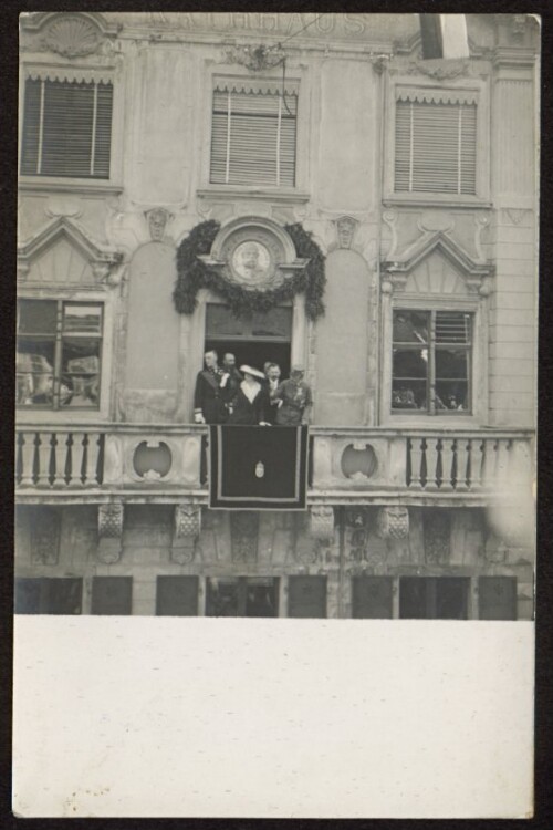 [Kaiser Karl I. mit seiner Gattin Zita am 5. Juni 1917 in Bregenz]