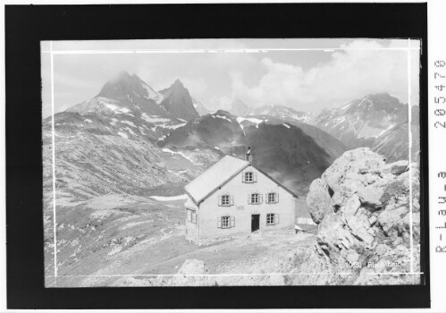 Leutkircherhütte 2251 m gegen Bacher - Weisschrofen : [Leutkircher Hütte gegen Weißschrofenspitze und Roggspitze]