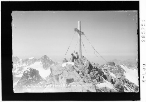 Gipfelkreuz am Piz Buin 3312 m