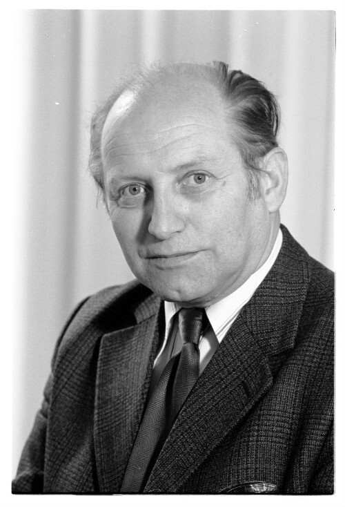 Dr. Fritsche, Porträt